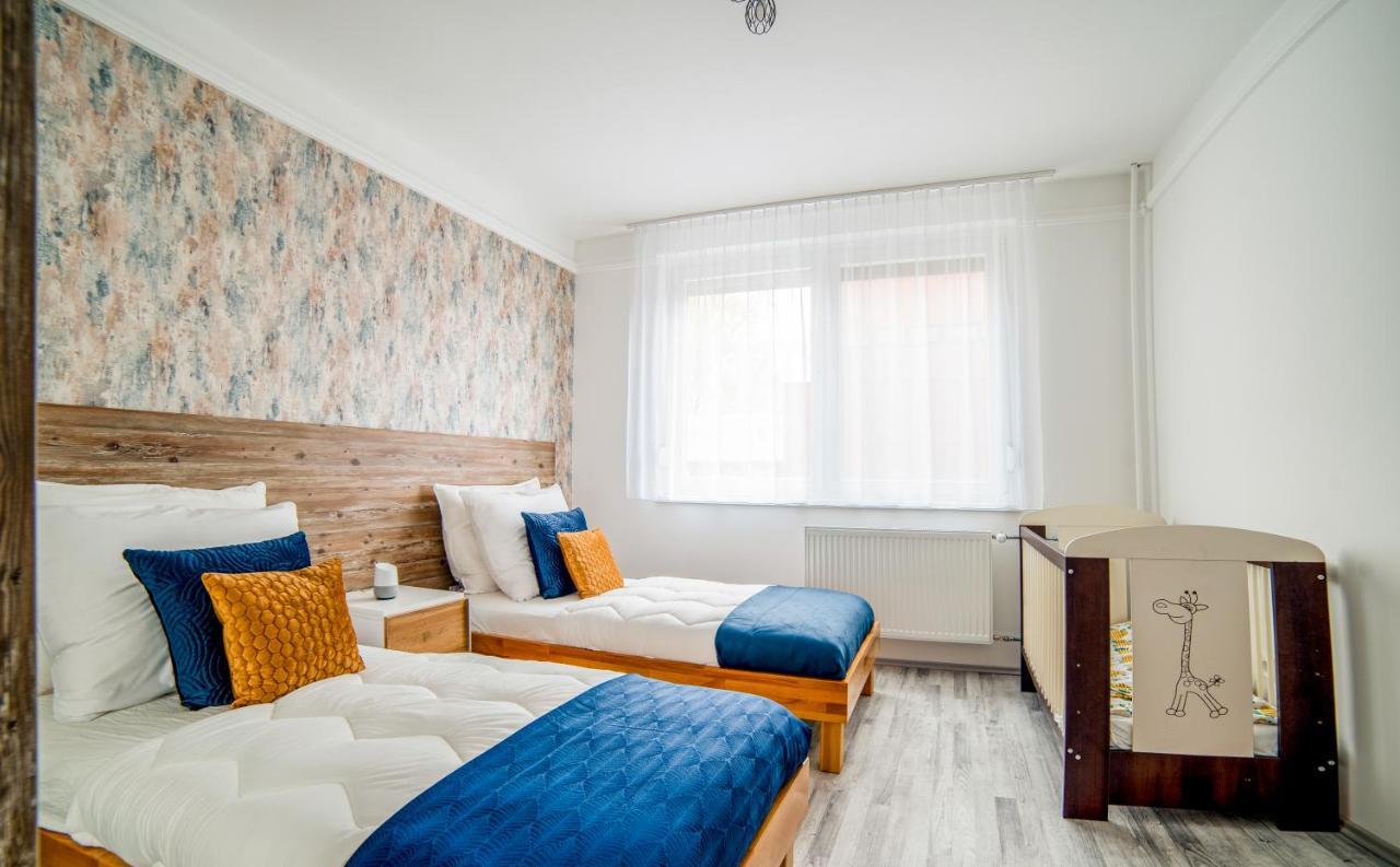 Comfort 18 - Best Family Layout- Balcony & Parking Miskolc Exterior photo